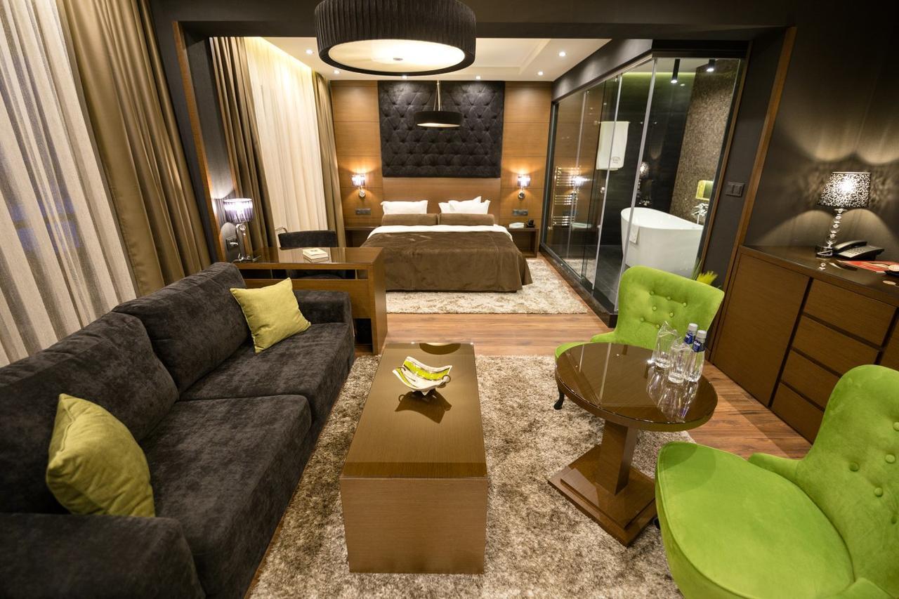 Family Hotel Strannopriemnitza Oresak Kültér fotó