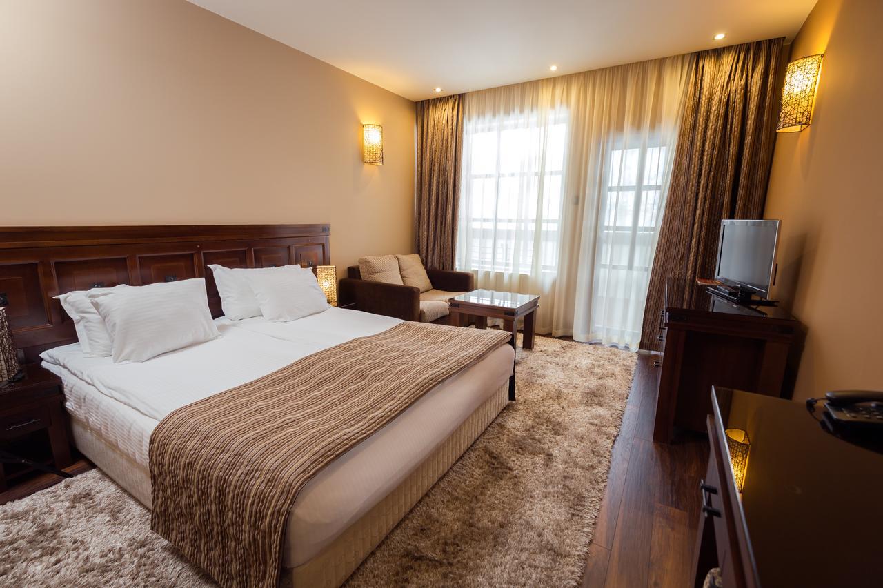 Family Hotel Strannopriemnitza Oresak Kültér fotó